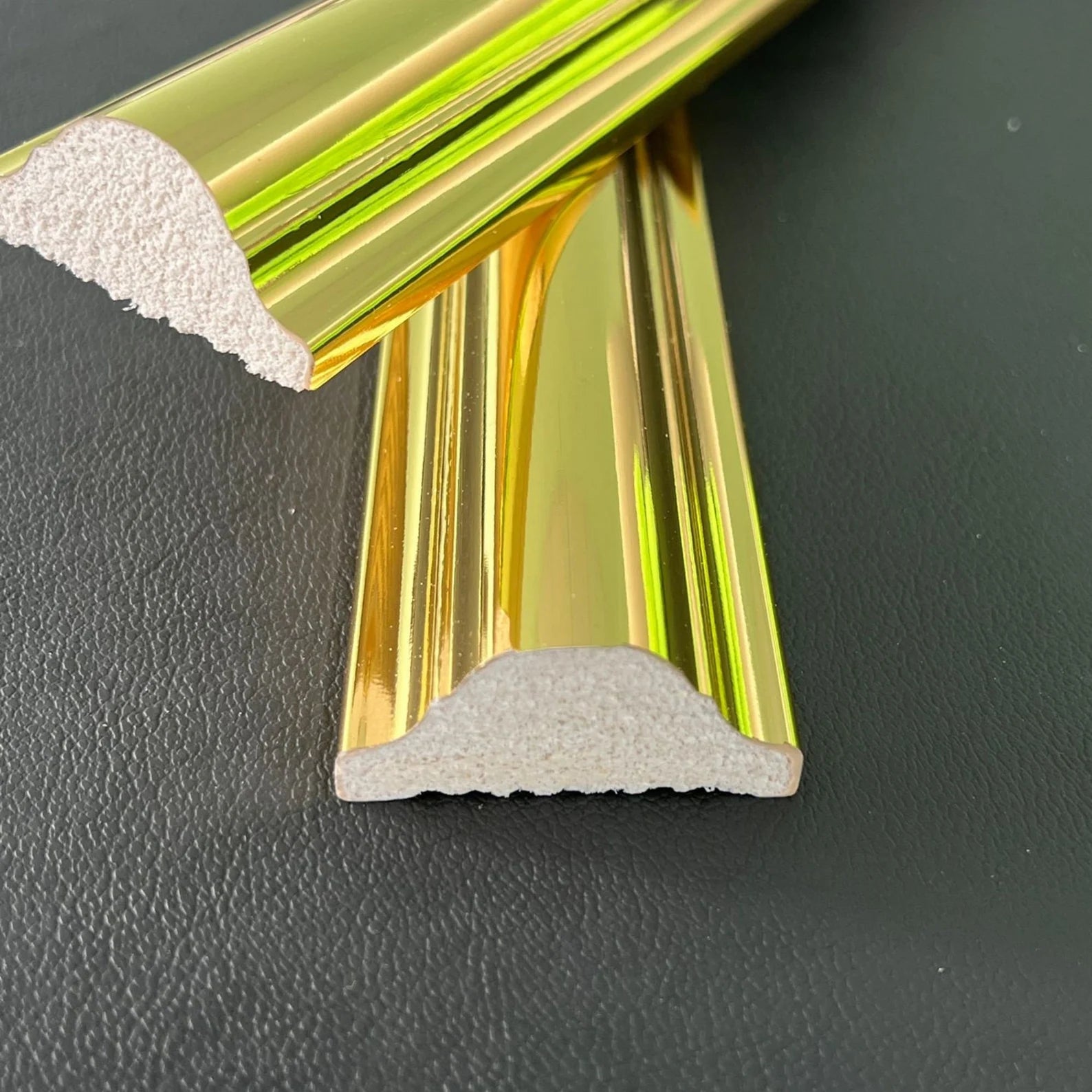 Shiny Gold Wall molding Gold-Coated Wall molding - Full Length Trim
